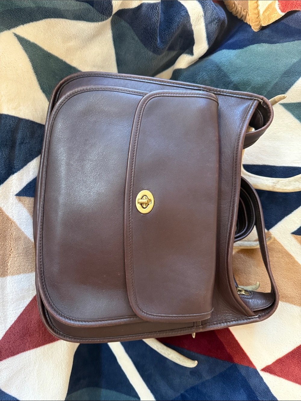 Vintage Coach Taft Brown Leather Shoulder Bag with Gold Turnlock